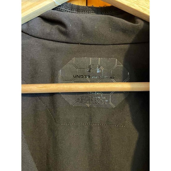 Size X-Large Under Armour Men's Light Jacket - Picture 3 of 5